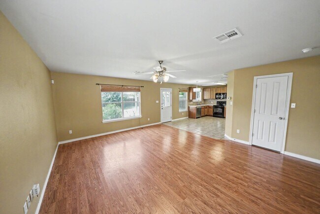 Building Photo - Spacious Cibolo Home Near Steele High School - Realtor Commission: $500
