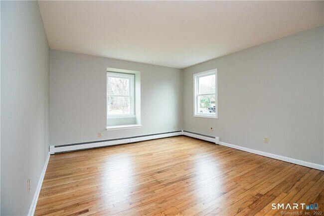 Building Photo - 2 Saddle Ridge Rd