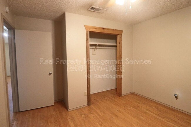 Building Photo - 8606 Avenue V