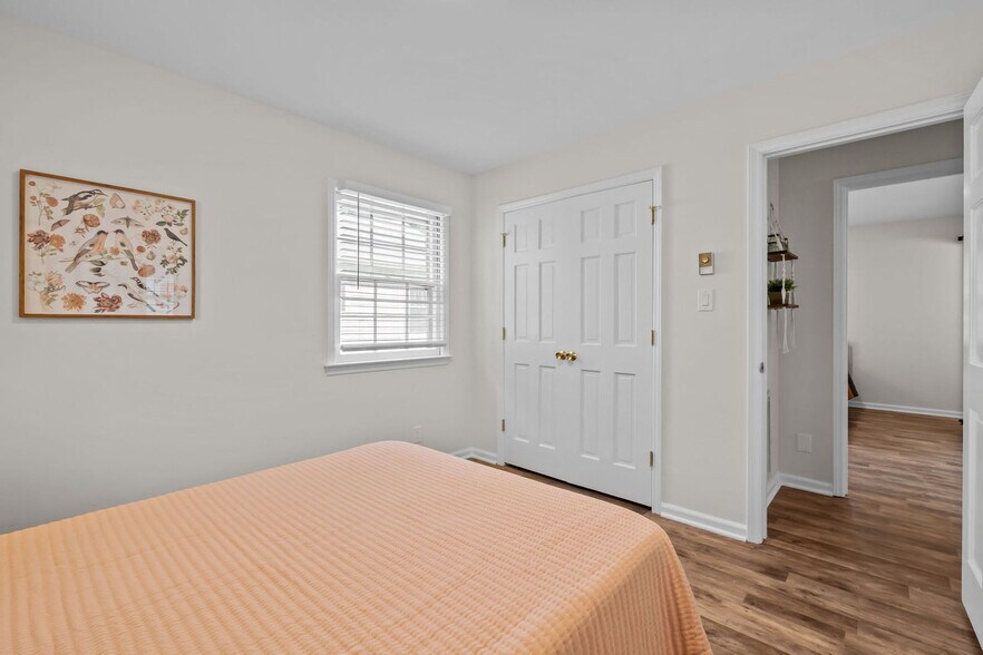 Building Photo - 1208 W Murray Ave