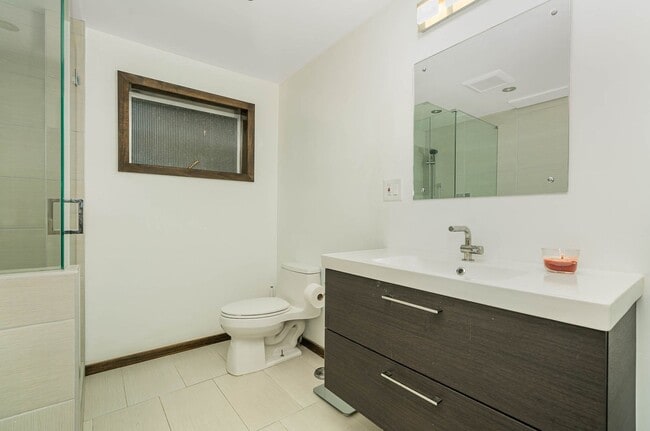 Building Photo - 3Bd/2.75Ba Seattle House