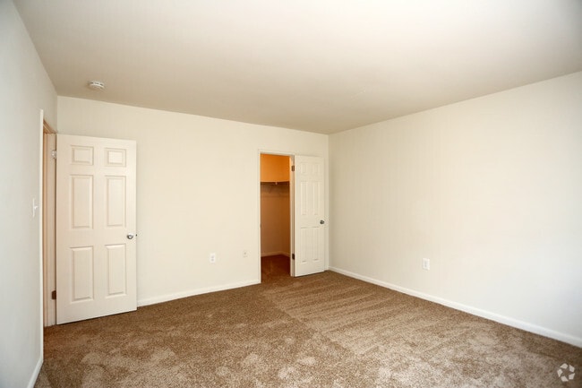 Bedroom - Lynn Hill