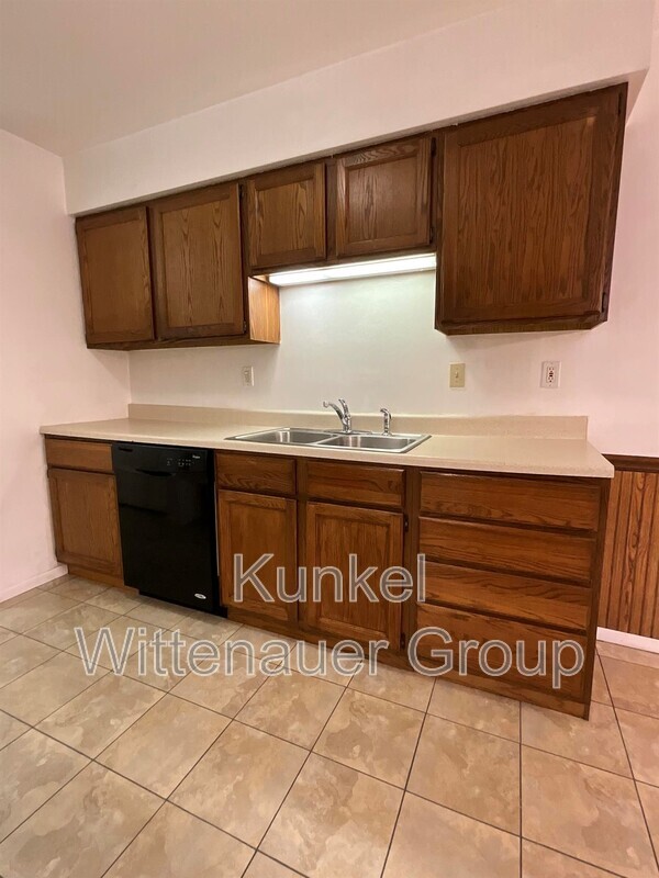 Building Photo - 23 Innsbruck Ln