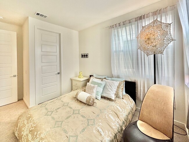 Building Photo - 1105 Canal St