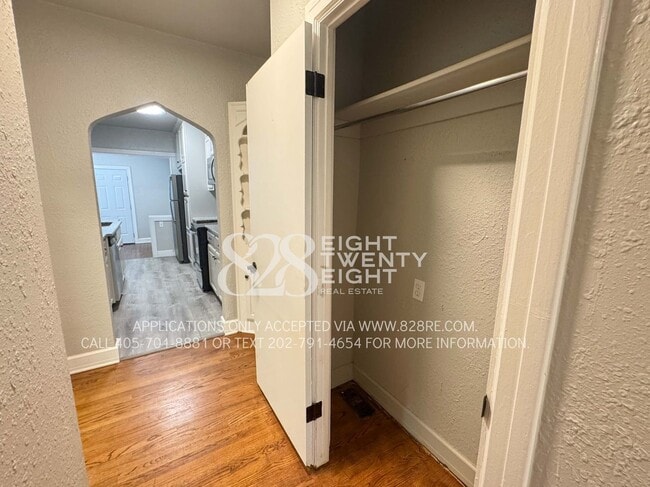 Building Photo - Updated 2 Bed/1.5 Bath Historic Property L...