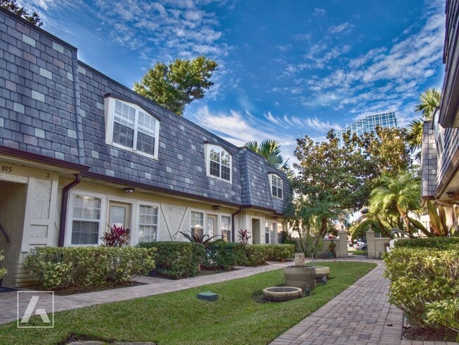Building Photo - 813-819 Irma Ave