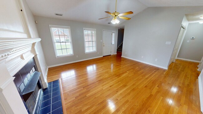 Building Photo - 3004 Bolla Dr