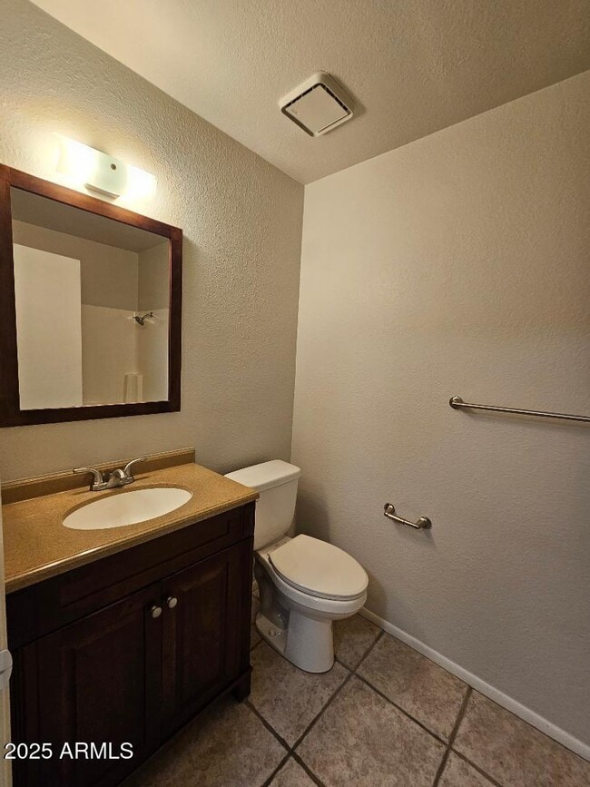 Building Photo - 312 W Yukon Dr