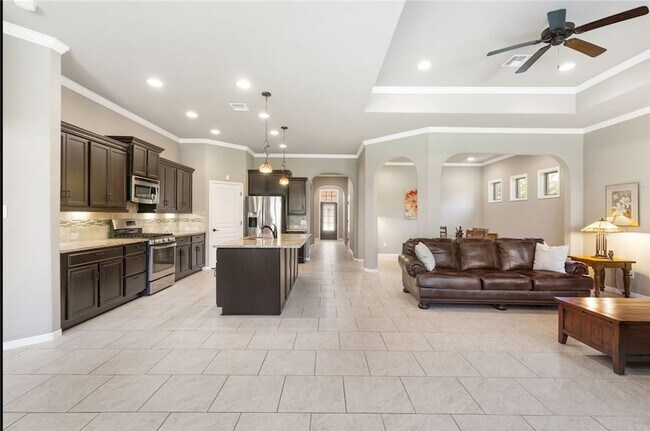 Building Photo - 2528 Kinnersley Ln