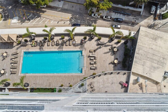Building Photo - 1250 S Miami Ave