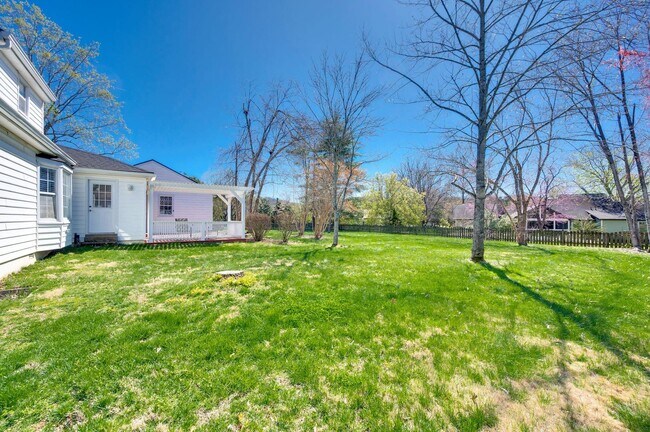 Building Photo - Stunning 3BR/2BA home in the desirable Temple Hills Golf Community!