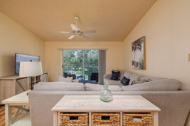 Building Photo - 2500 SE Anchorage Cove