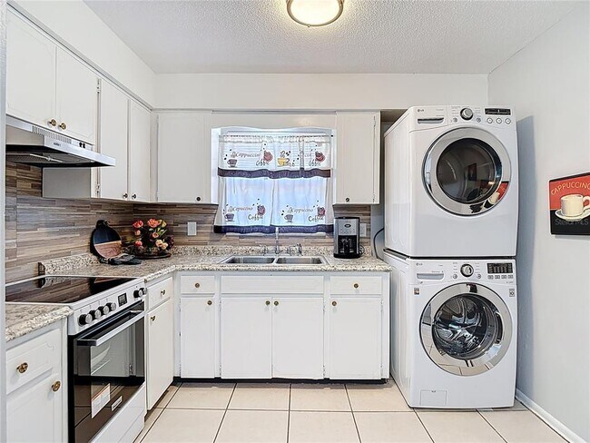 Building Photo - 139 Southeast Jefferson Cir N