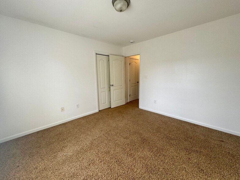 Building Photo - 318 Murphy Dr