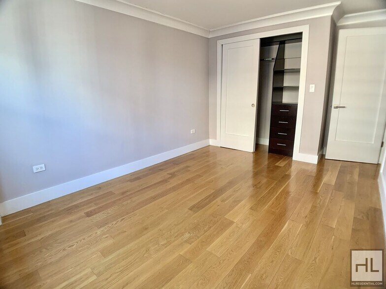 Building Photo - NO FEE 3 bedroom 2 bathroom with washer and dryer and Balcony / West 97th Street