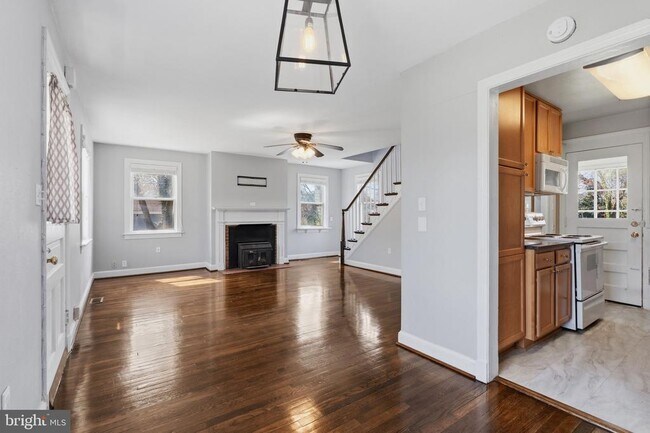 Building Photo - 3718 Farr Ave