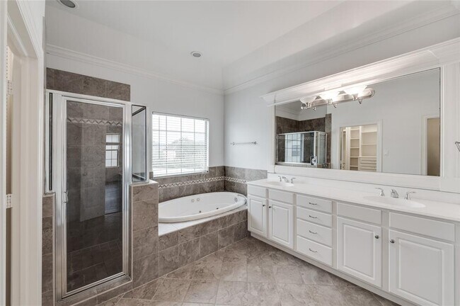Building Photo - 1417 Bremond St