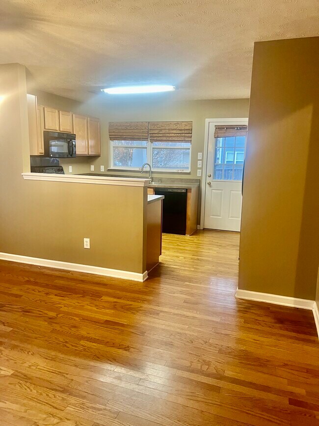 Building Photo - 2118 Erin Ln