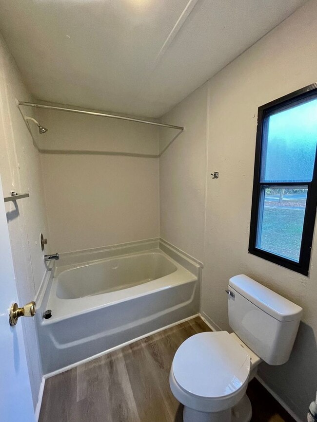 Building Photo - Adorable 2 bedroom 2 bath Trailer Home loc...