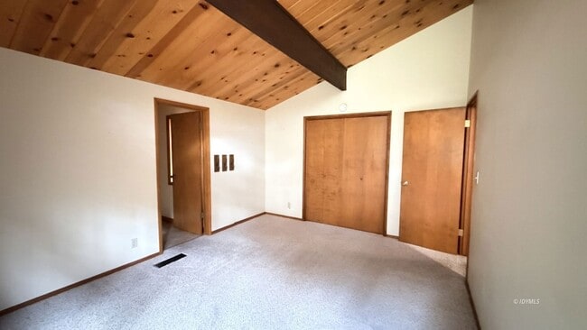 Building Photo - 25316 Marion Ridge Dr