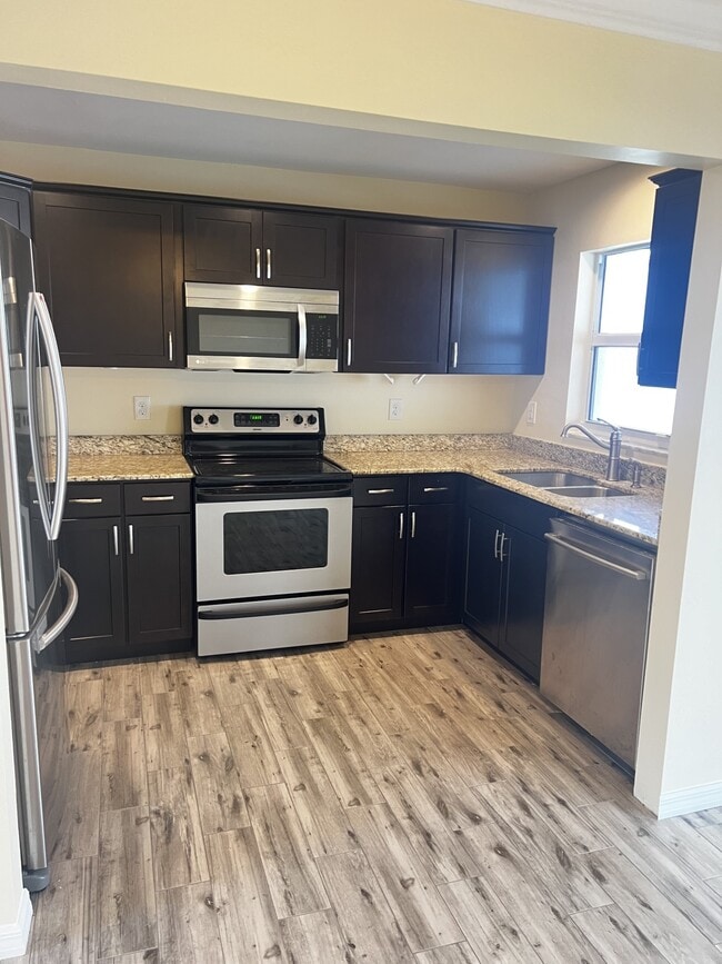 Building Photo - 120 Shanle Dr