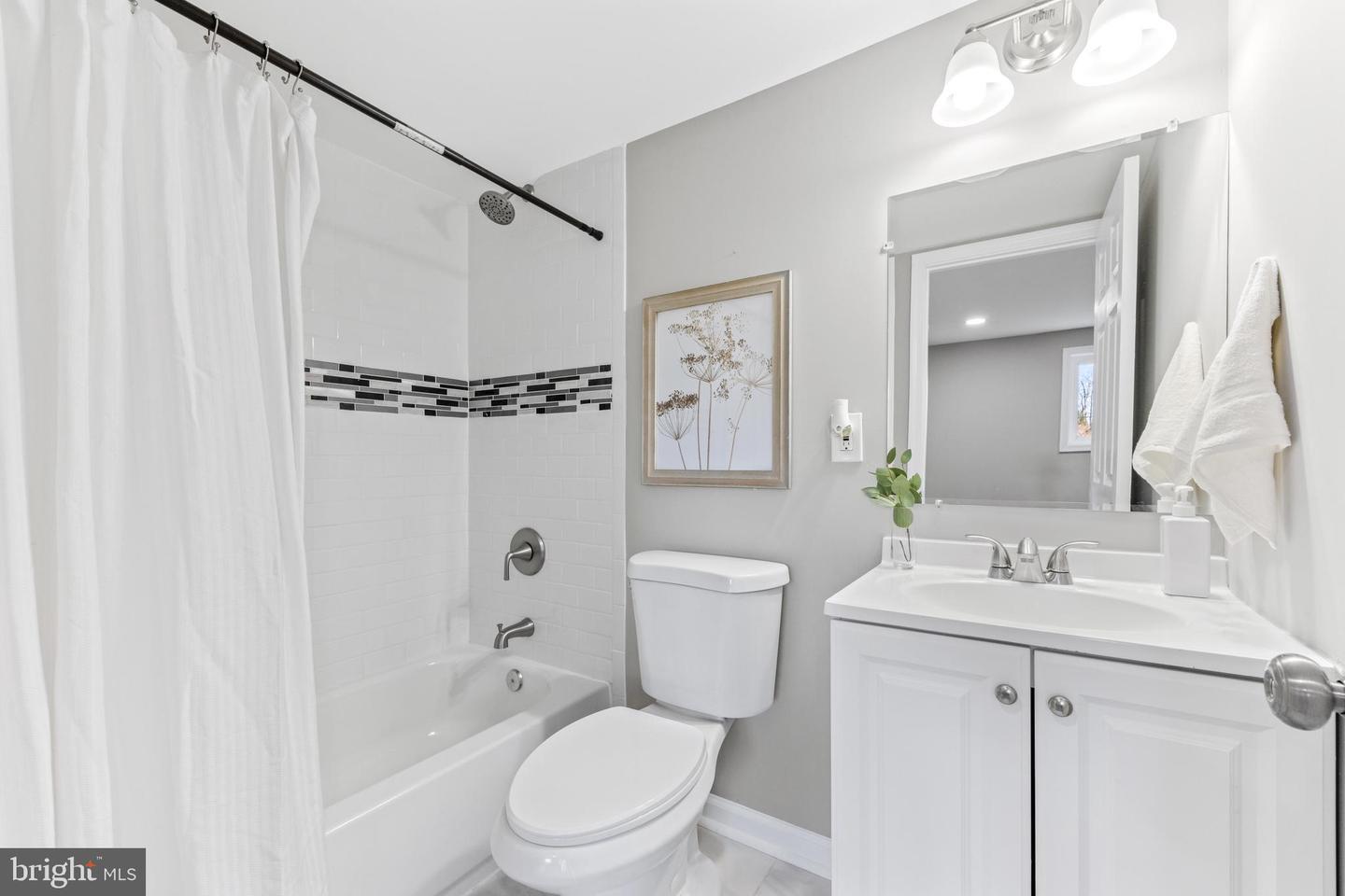 Building Photo - 713 Biddle Rd