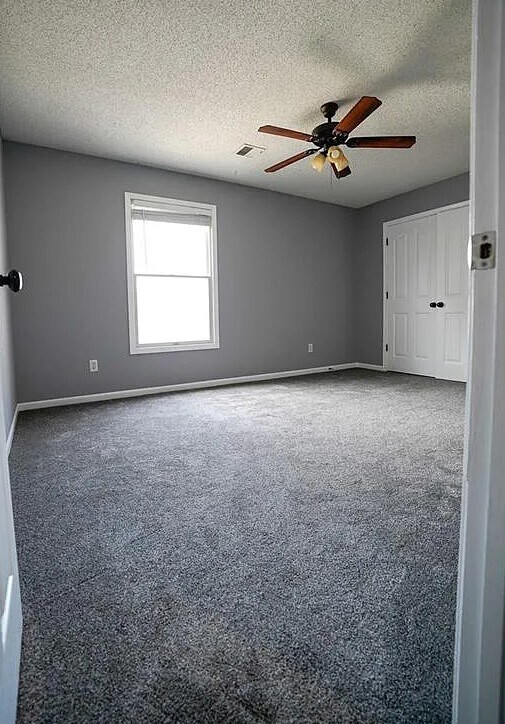 Building Photo - 853 E 167th Ct