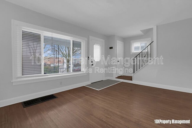 Building Photo - 563 S Burgess Ave