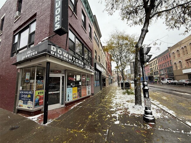 Primary Photo - 25 Court St