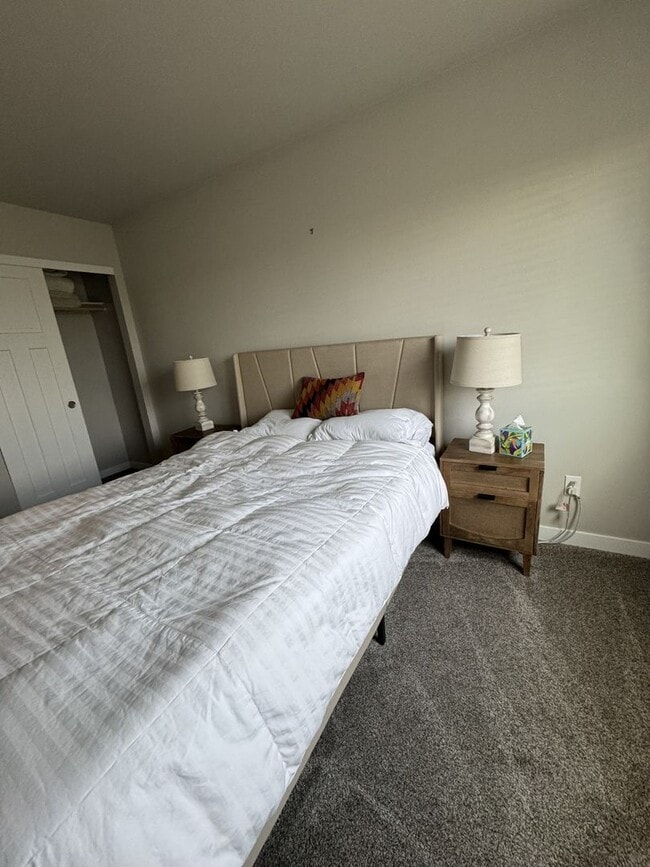 Building Photo - Furnished Hermiston Rental