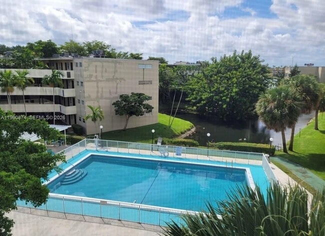 Building Photo - 1680 NE 191st St