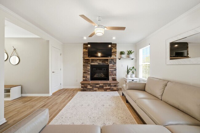 Building Photo - Modern Riverwood Retreat | Spacious 3BR Home in Prime Charlottesville Location