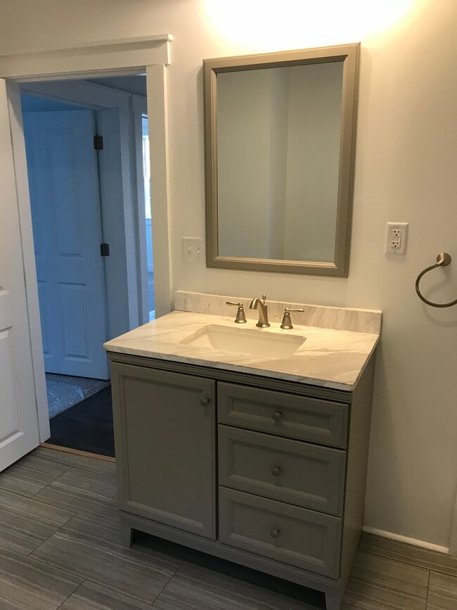 Bath - 2074 Creek Hill Rd