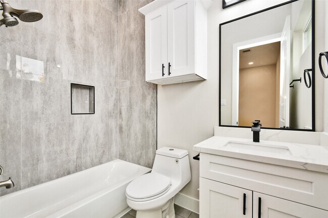 Building Photo - 3233 Tuam St