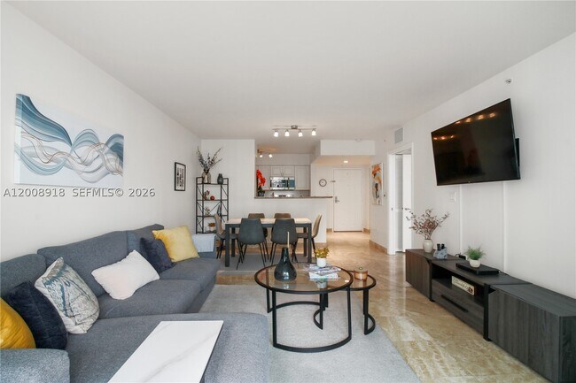 Building Photo - 1155 Brickell Bay Dr