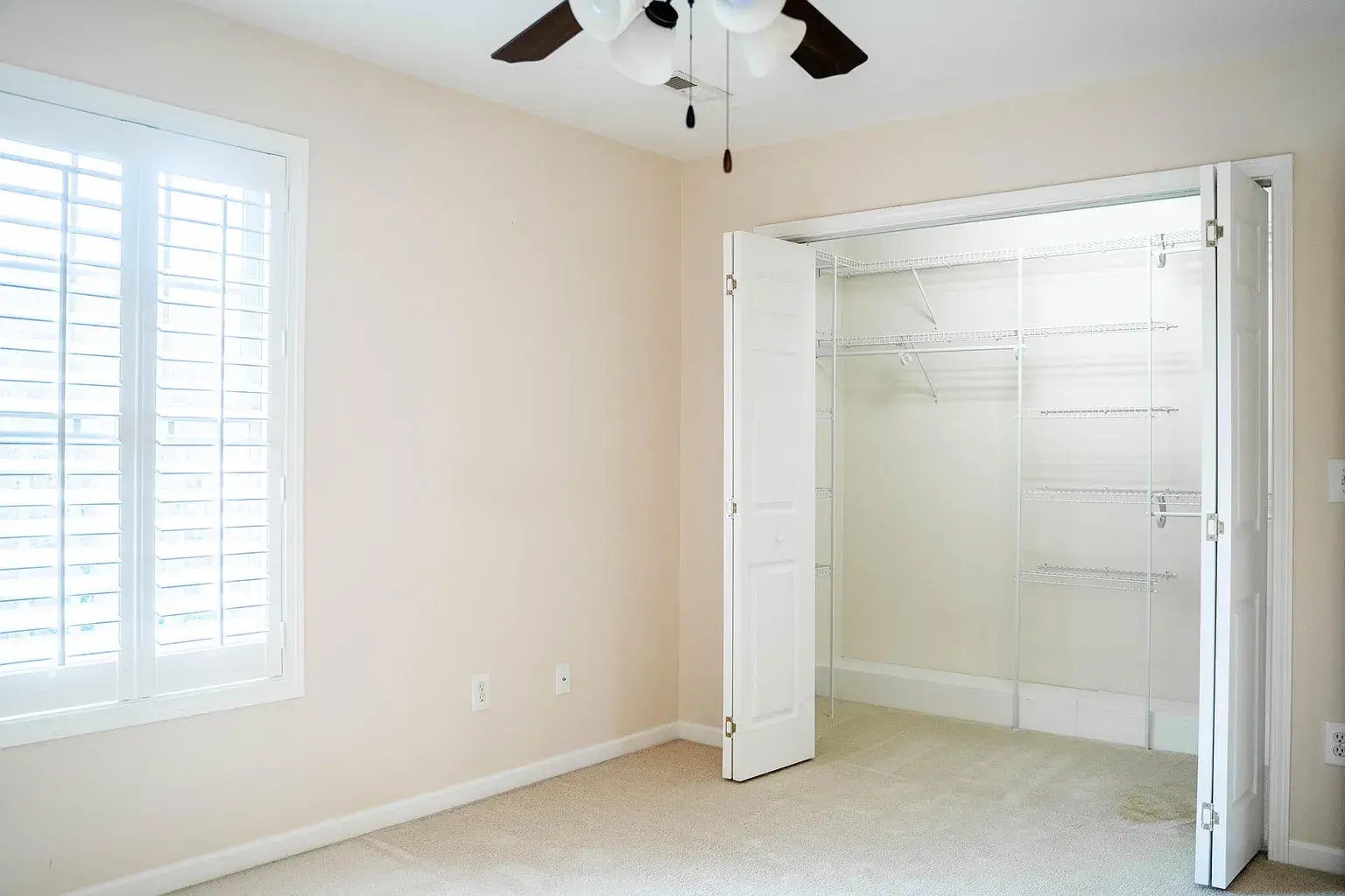 Bedroom and Closet - 1709 Cherokee Rd