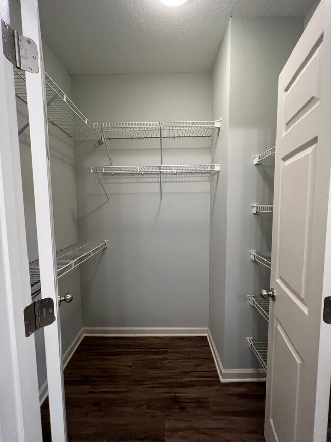 Building Photo - 400 17th St NW