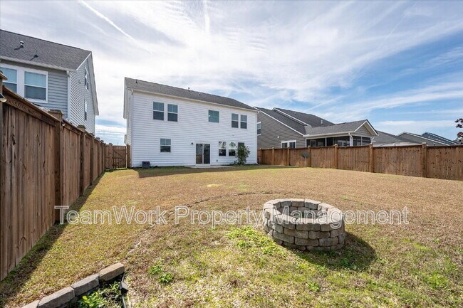 Building Photo - 208 Evergreen Ave