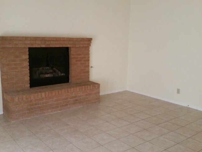 Building Photo - 4444 Dusty Trail St