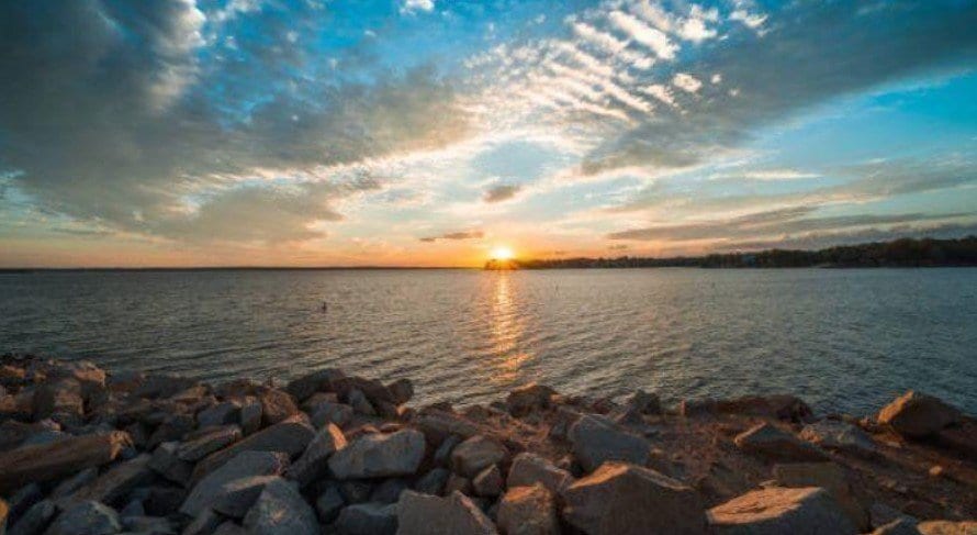 Building Photo - 329 W Main St