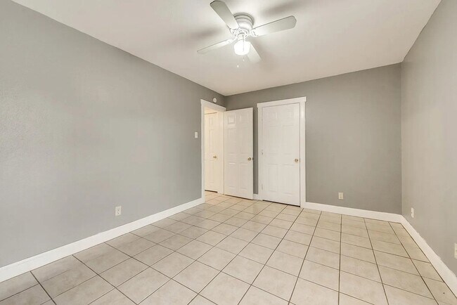 Building Photo - 202 S Willomet Ave
