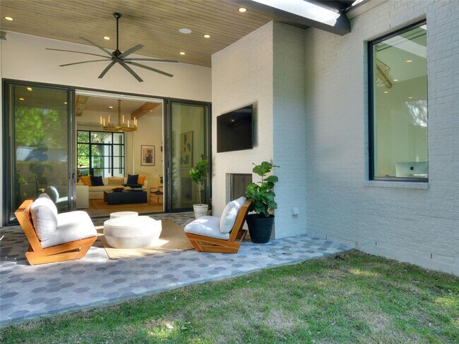 Building Photo - 304 Westwood Terrace