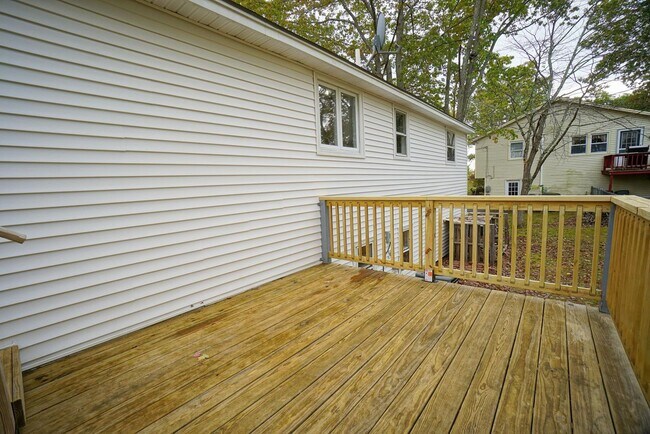 Building Photo - 42 Woodfield St
