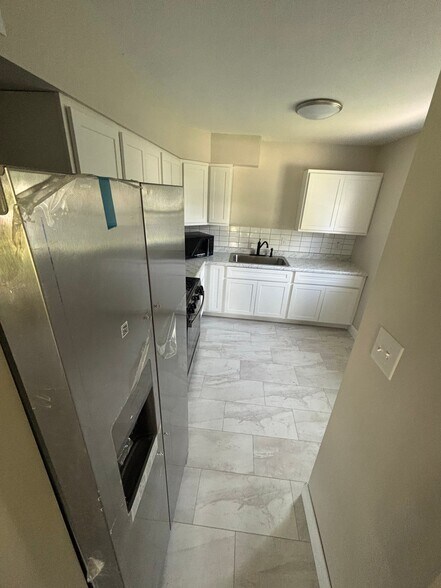 Building Photo - 9163 Loganberry Ln