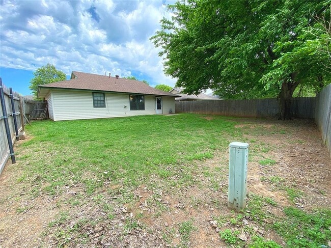 Primary Photo - 408 W 10th St