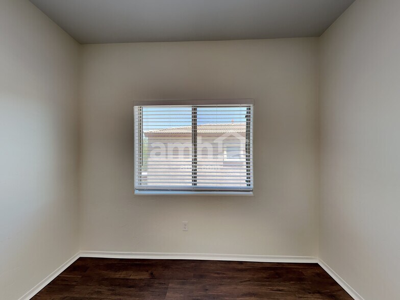 Building Photo - 397 East Placita Rejilla