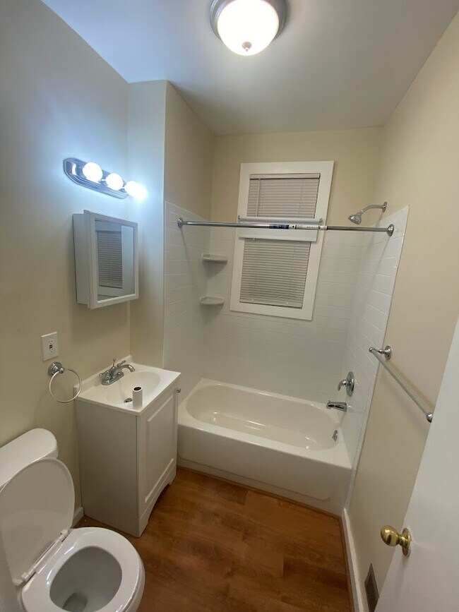 Primary Photo - 160 Butler St