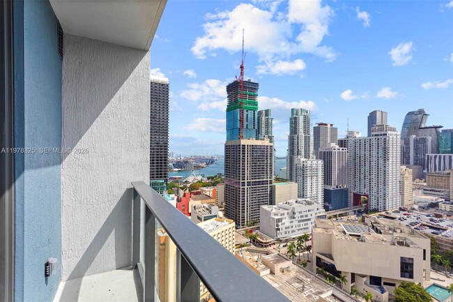 Building Photo - 121 NE 5th St