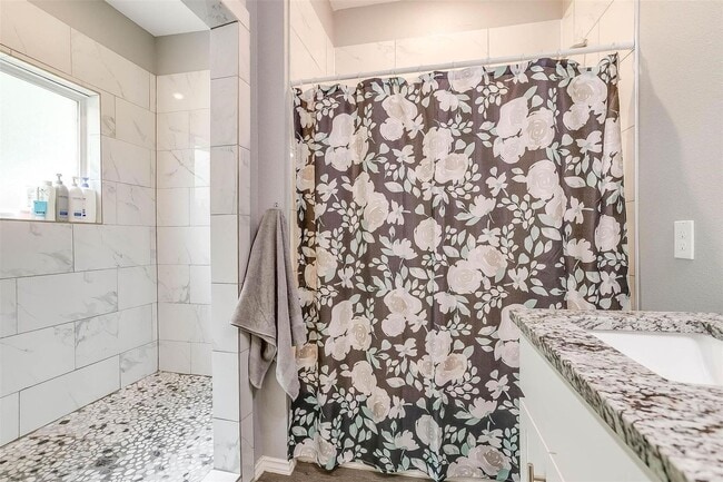 Building Photo - Great 4 Bed, 2 Bath in South Arlington- Mansfield ISD-  76001