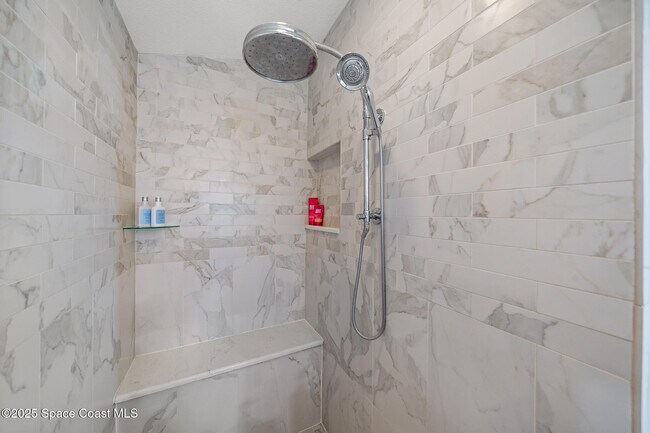 Building Photo - 14 Cottage Ct